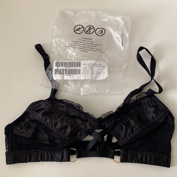 ASOS DESIGN satin underboob bralette in black size 2 - Picture 6 of 6